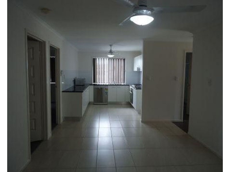 2/36 Kemmis Street, Nebo QLD 4742