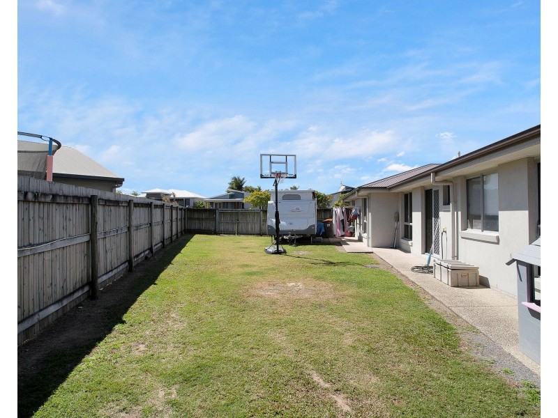 4 Montgomery Street, Rural View QLD 4740