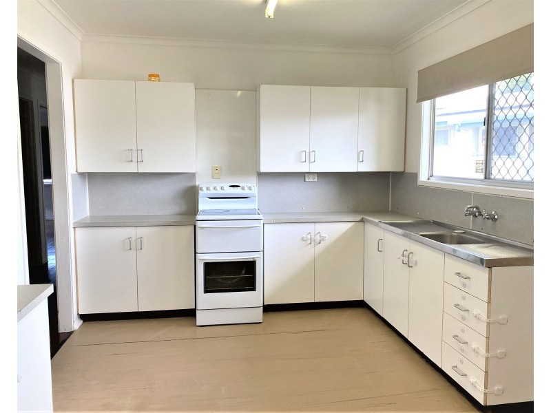 16 Kathleen Street, Sarina QLD 4737