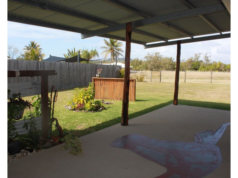 7 Castaway Close, Salonika Beach QLD 4740