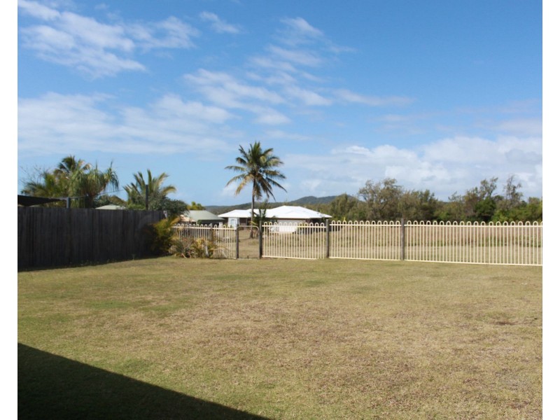 7 Castaway Close, Salonika Beach QLD 4740