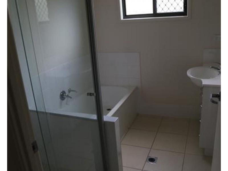 8 Oxford Street, Nebo QLD 4742
