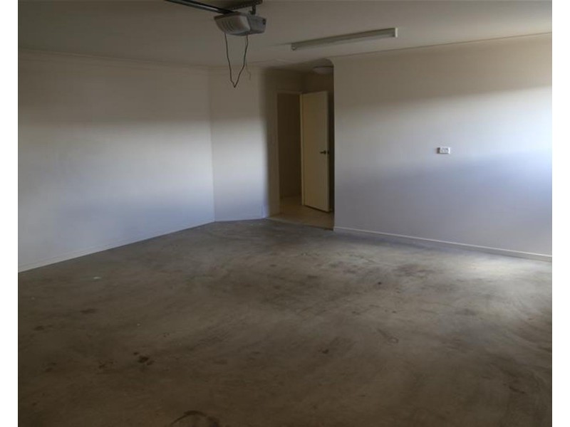 8 Oxford Street, Nebo QLD 4742