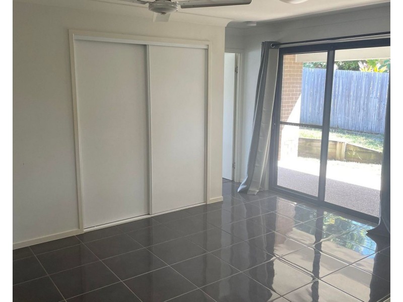 2/6 Lyam Place, Eimeo QLD 4740