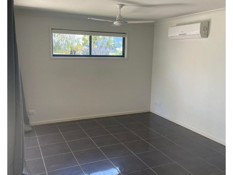 2/6 Lyam Place, Eimeo QLD 4740