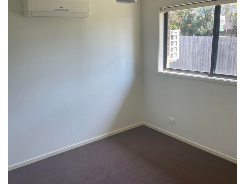 2/6 Lyam Place, Eimeo QLD 4740