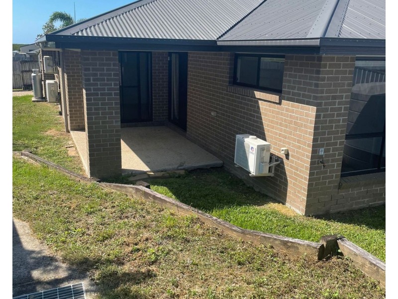 2/6 Lyam Place, Eimeo QLD 4740