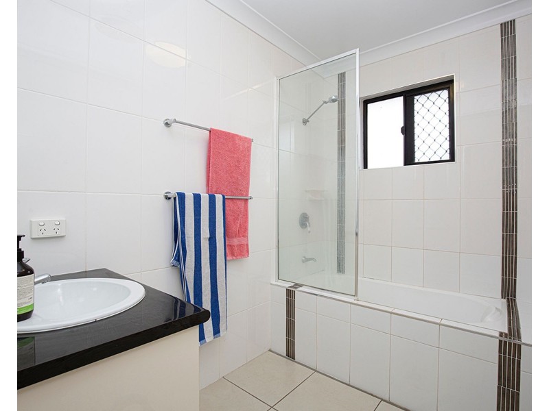 42 Hangan Street, Bucasia QLD 4750