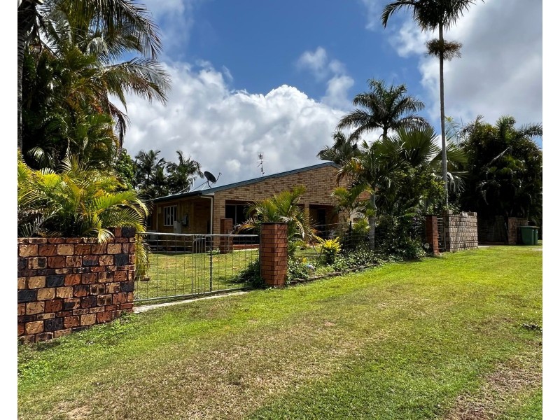 12 Crawford Street, Grasstree Beach QLD 4740