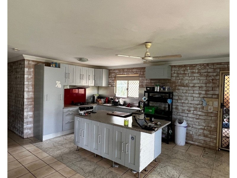 12 Crawford Street, Grasstree Beach QLD 4740