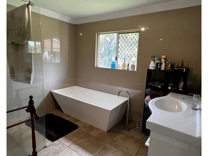 12 Crawford Street, Grasstree Beach QLD 4740