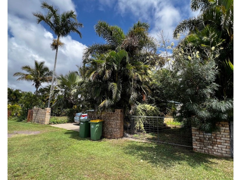 12 Crawford Street, Grasstree Beach QLD 4740