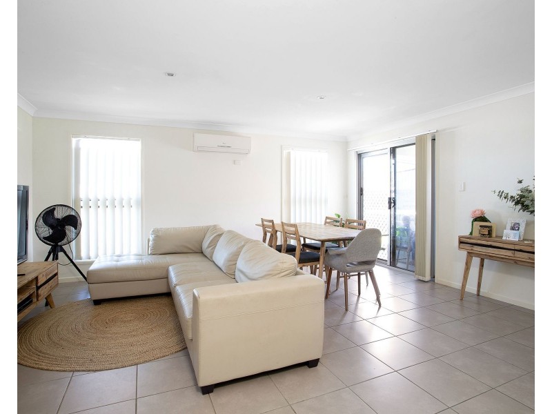 4 Montgomery street, Rural View QLD 4740