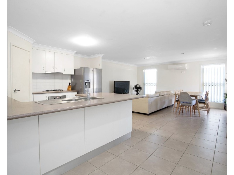 4 Montgomery street, Rural View QLD 4740