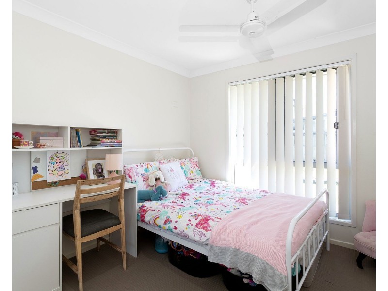 4 Montgomery street, Rural View QLD 4740