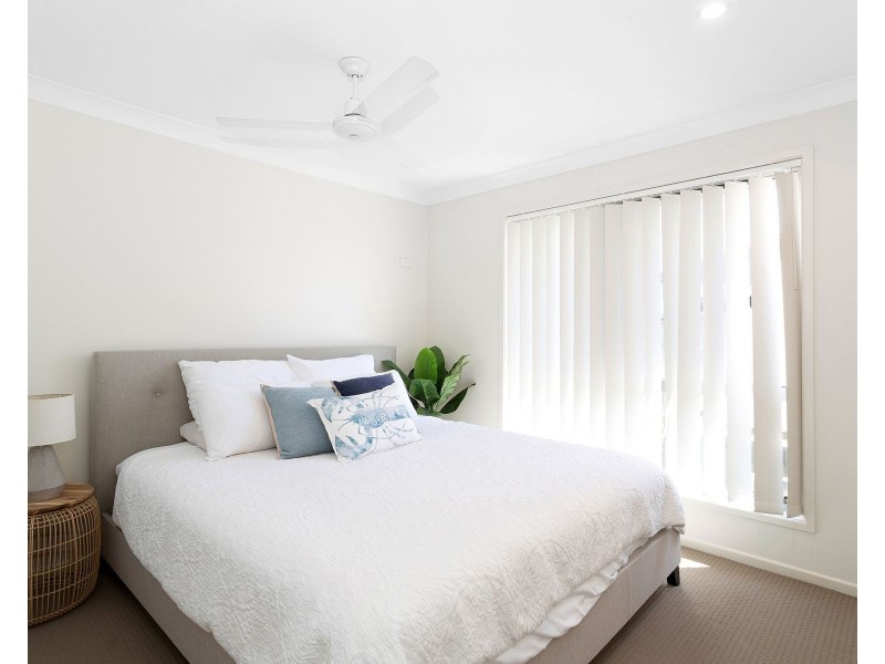 4 Montgomery street, Rural View QLD 4740