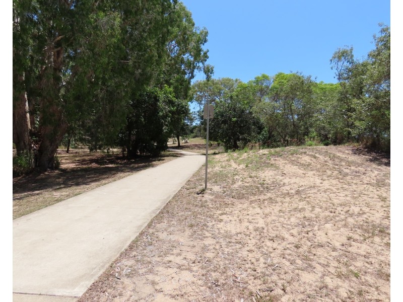 136 Waverley Street, Bucasia QLD 4750