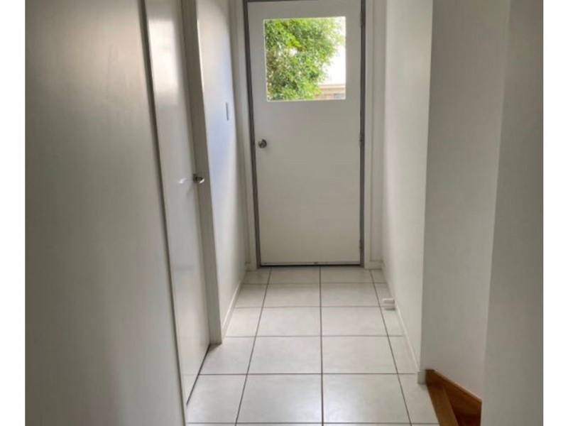 2/41 Avalon Drive, Rural View QLD 4740