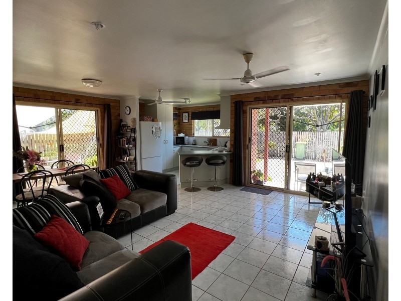 4/12 East Street, Sarina QLD 4737