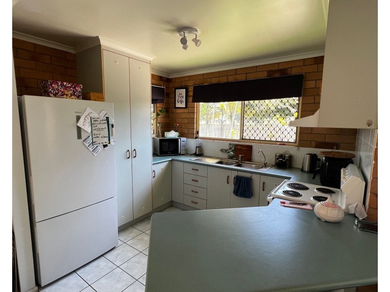 4/12 East Street, Sarina QLD 4737