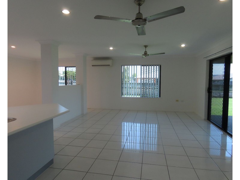 1 Mooney Court, Marian QLD 4753