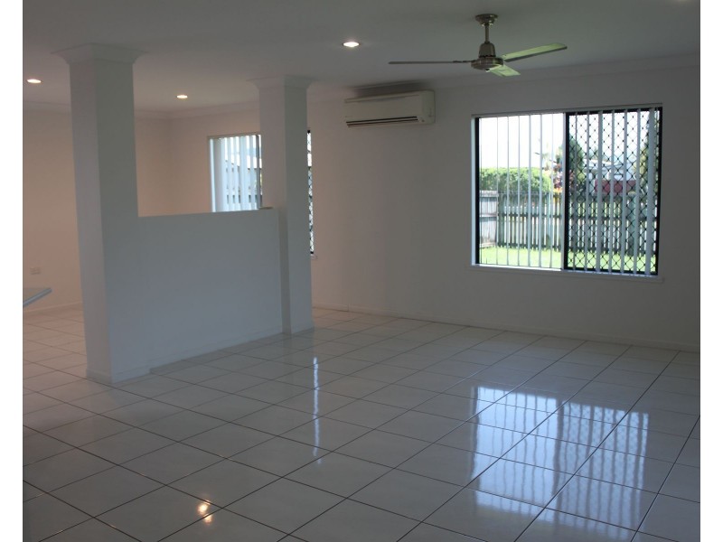 1 Mooney Court, Marian QLD 4753