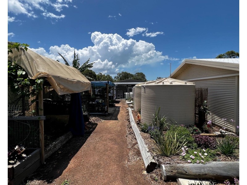 4 Arthur Street, St Lawrence QLD 4707