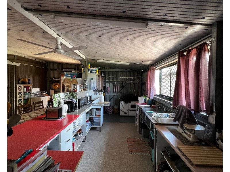 4 Arthur Street, St Lawrence QLD 4707