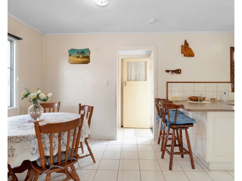 27 Finch Street, Slade Point QLD 4740