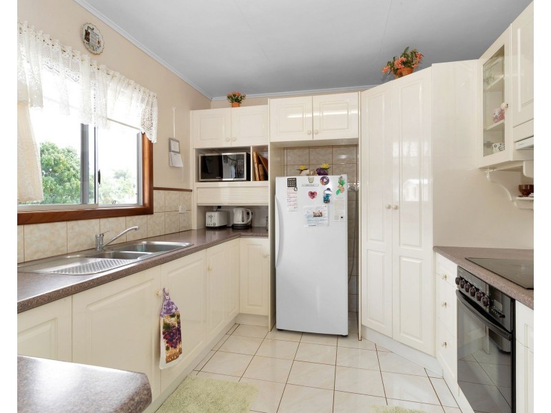 27 Finch Street, Slade Point QLD 4740