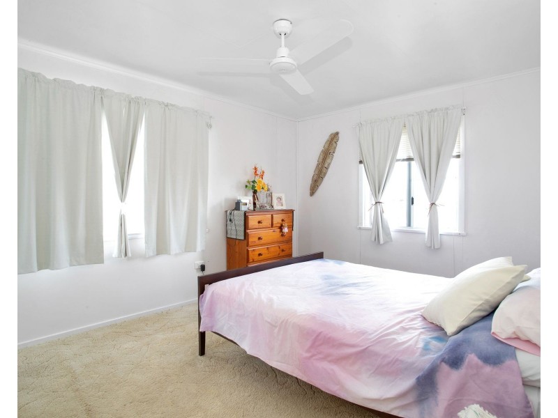 27 Finch Street, Slade Point QLD 4740