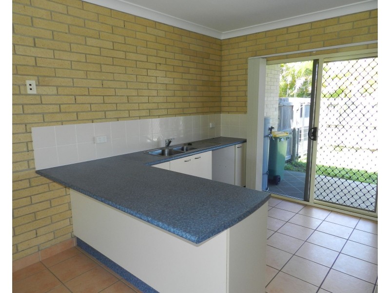 3/43-45 Owen Jenkins Drive, Sarina Beach QLD 4737