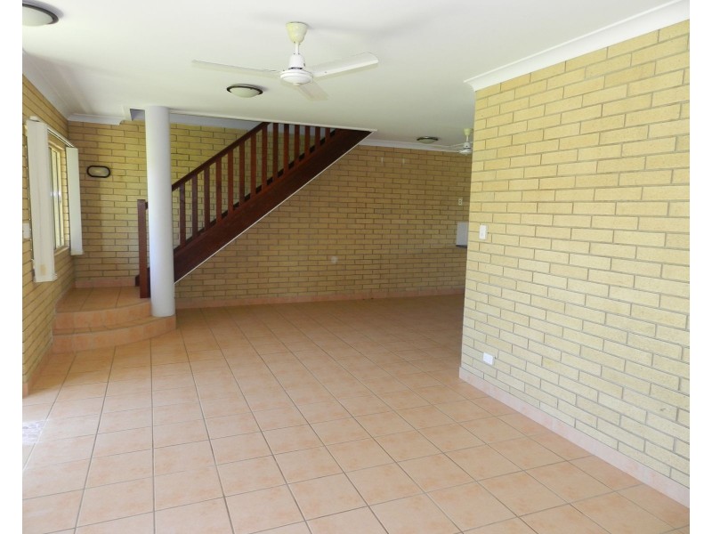 3/43-45 Owen Jenkins Drive, Sarina Beach QLD 4737