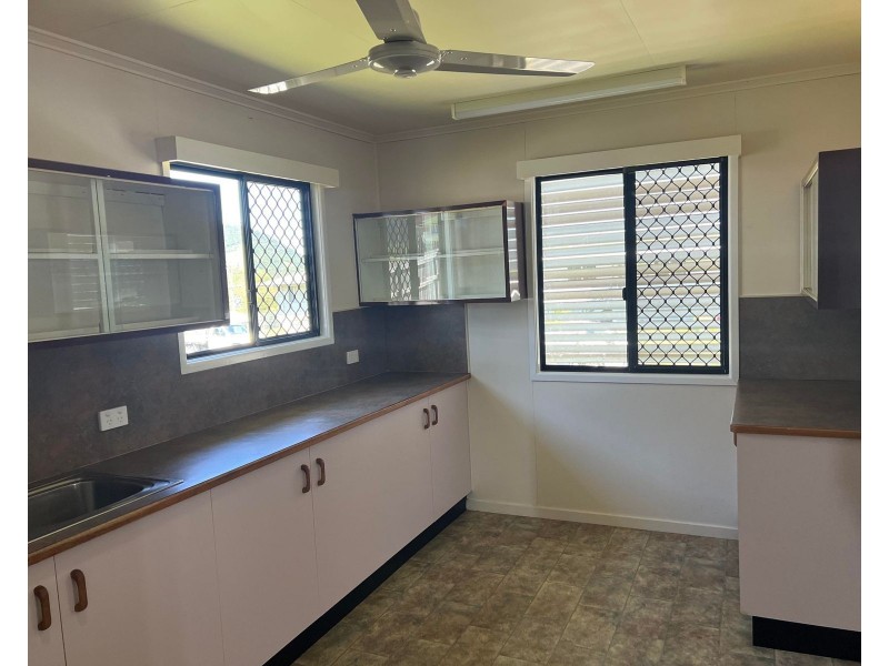11 Utah Avenue, Sarina QLD 4737
