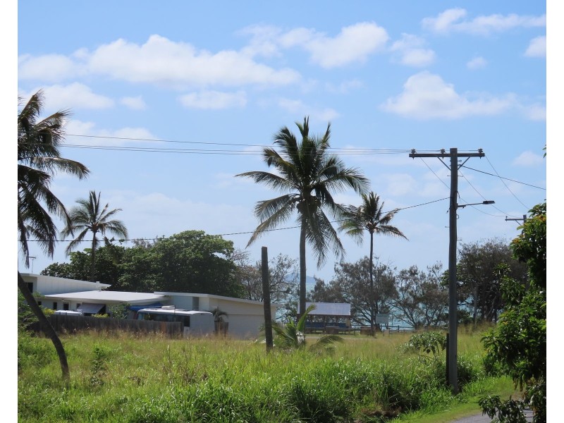 19 Crichton Street, Sarina Beach QLD 4737