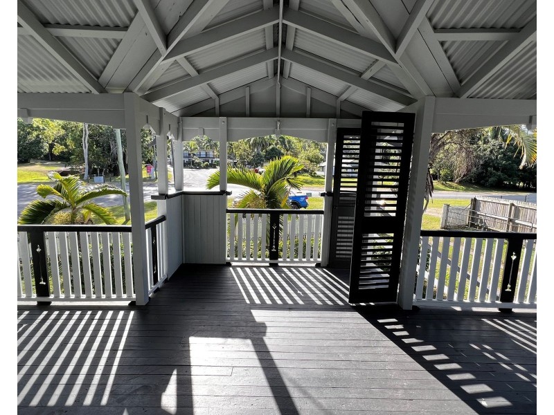 63 Range Road, Sarina QLD 4737