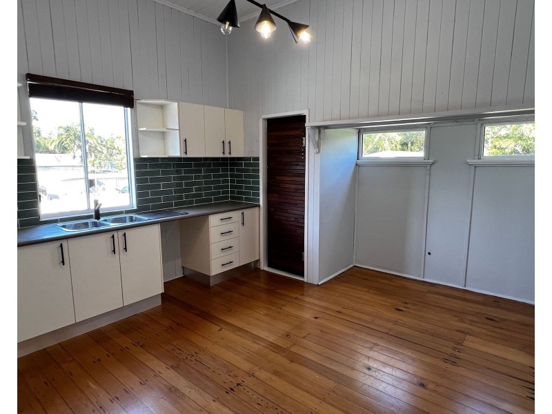 63 Range Road, Sarina QLD 4737