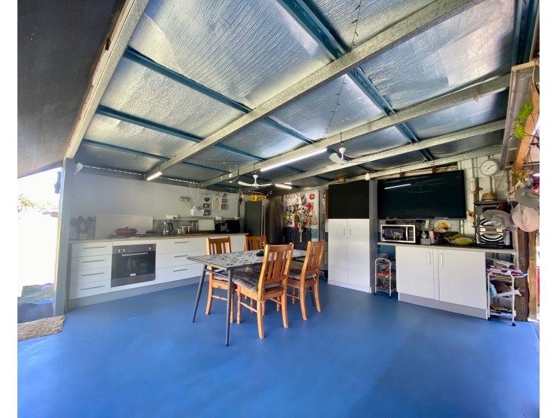 8 Waverley Street, St Lawrence QLD 4707