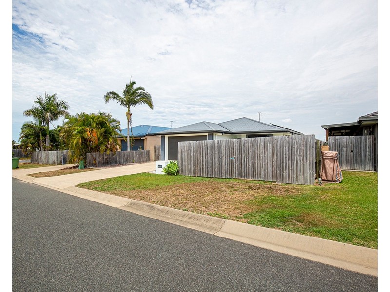 42 Hangan Street, Bucasia QLD 4750