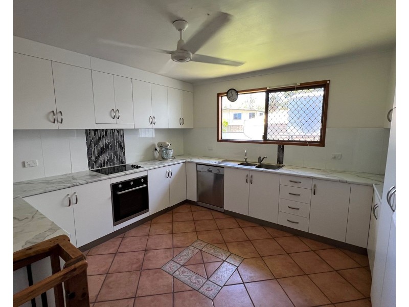 8 Huntly Road, Sarina QLD 4737