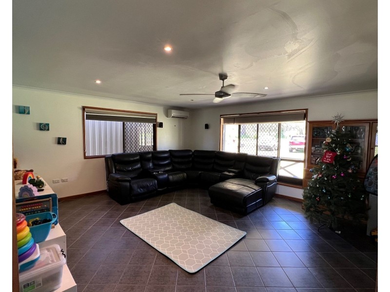 8 Huntly Road, Sarina QLD 4737