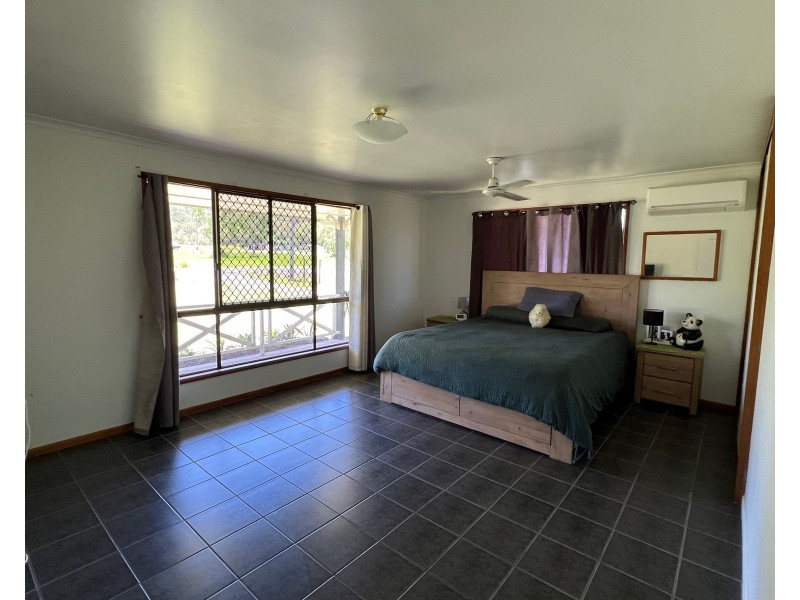 8 Huntly Road, Sarina QLD 4737