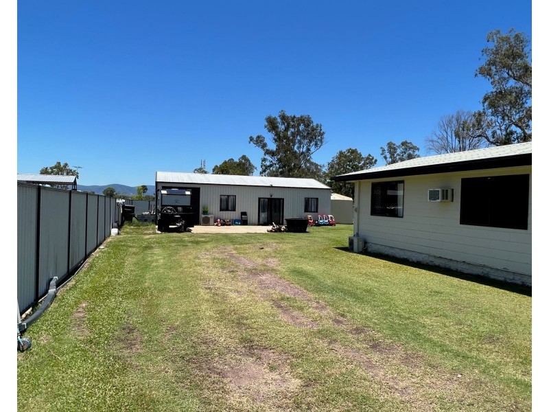8 Huntly Road, Sarina QLD 4737