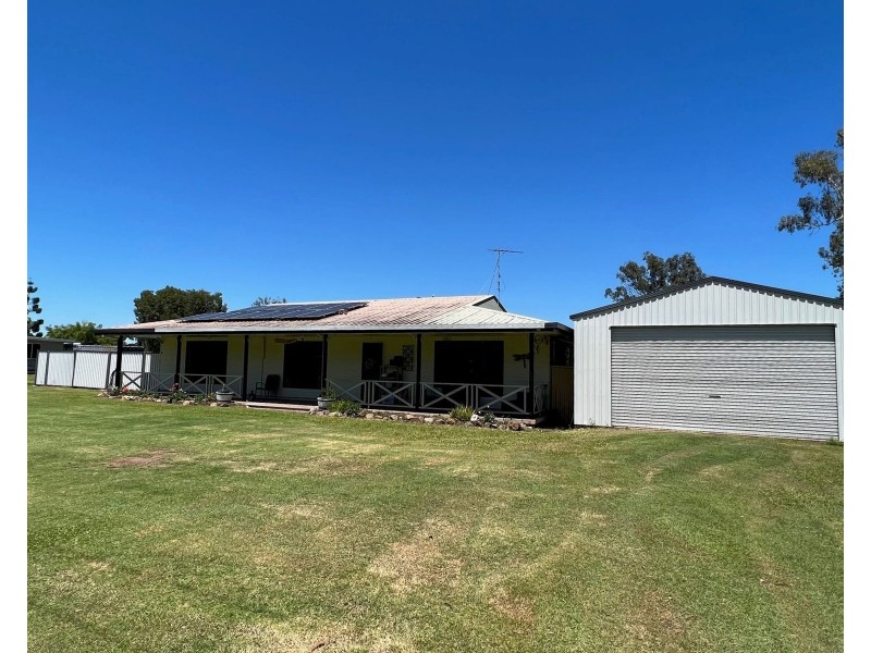 8 Huntly Road, Sarina QLD 4737