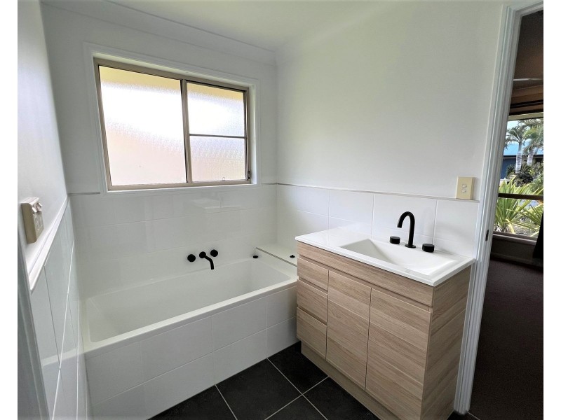 5 Lando Avenue, Sarina QLD 4737
