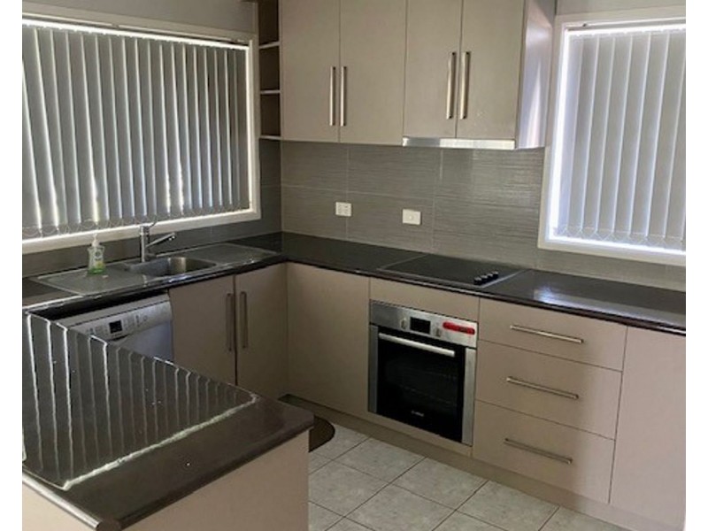 16 Caledonian Drive, Beaconsfield QLD 4740