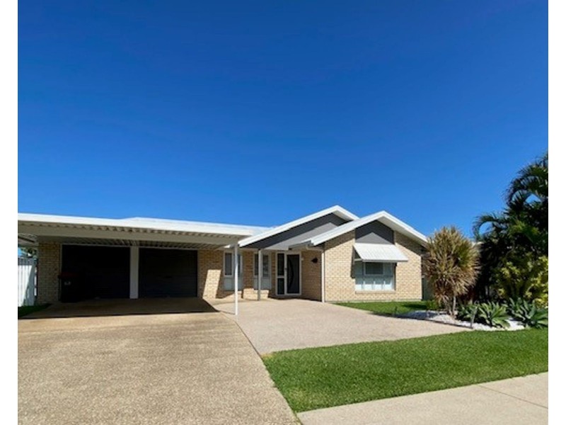 16 Caledonian Drive, Beaconsfield QLD 4740