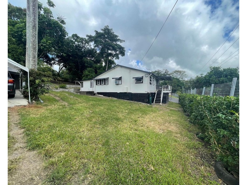 8 Maudsley Road, Sarina QLD 4737