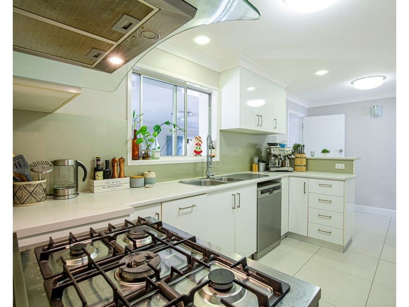 9 Brampton Avenue, Bucasia QLD 4750