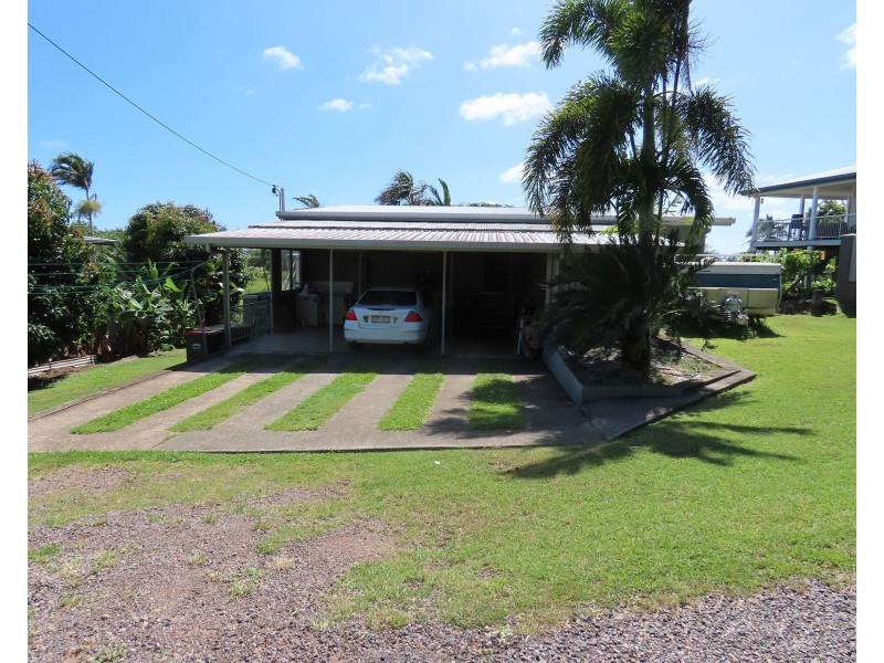 2/19 Crichton Street, Sarina Beach QLD 4737